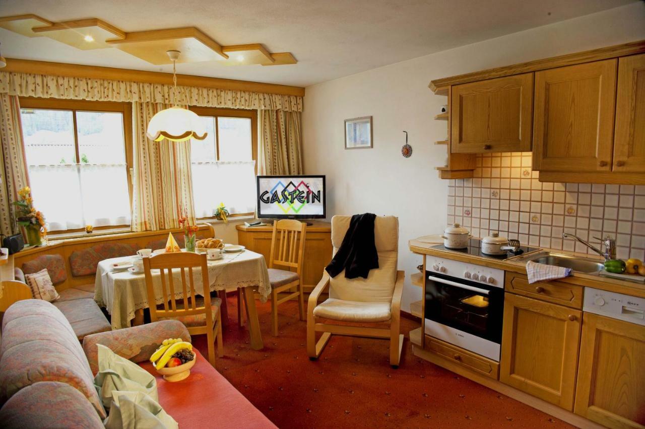 Gaestehaus Alpina Dorfgastein Buitenkant foto
